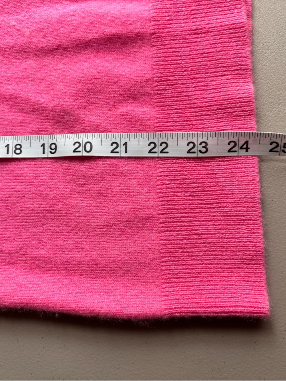 TAHARI 100% 2 ply Cashmere crewneck pink sweater size Small lightweight spring - Picture 5 of 6